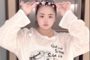 刘禹彤晒舞蹈视频：别问为什么摘眼镜 因为反光🤓